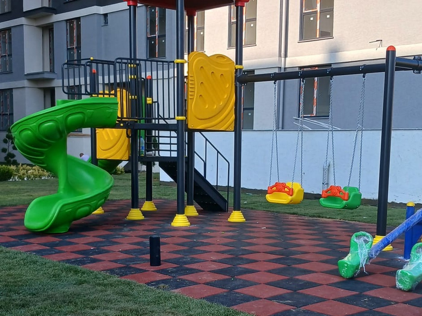 Ataşehir Mustafa Kemal Mahallesi kauçuk zemin kaplama