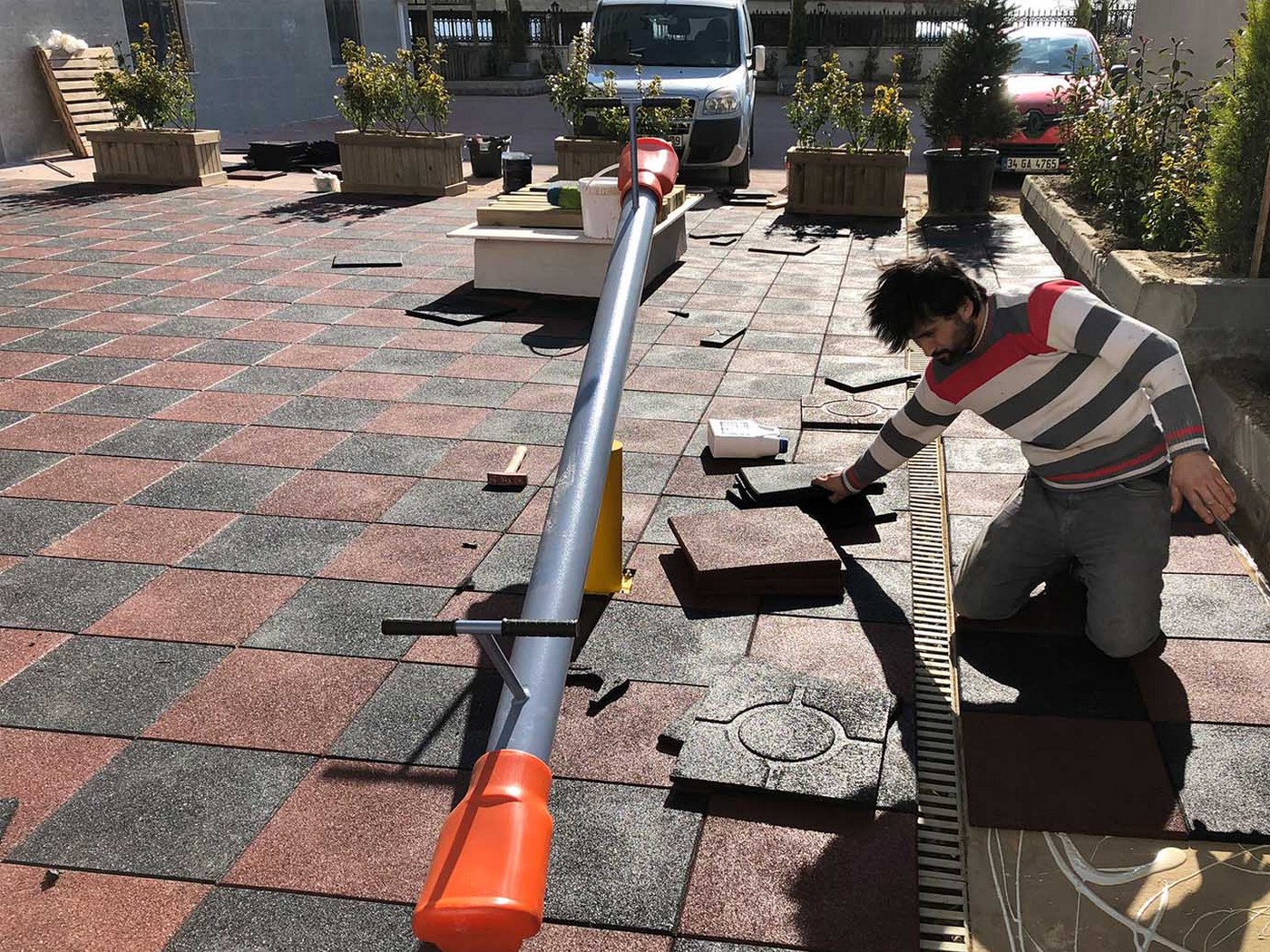 Çekmeköy Mehmet Akif Mahallesi kauçuk zemin kaplama