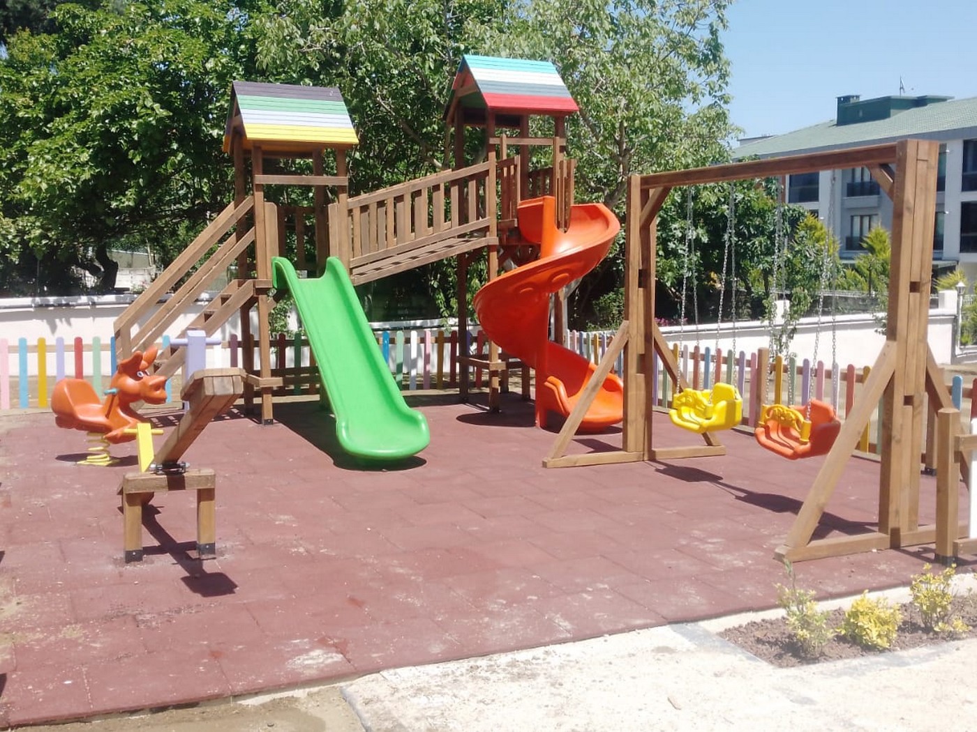 Maltepe İdealtepe Mahallesi kauçuk zemin kaplama